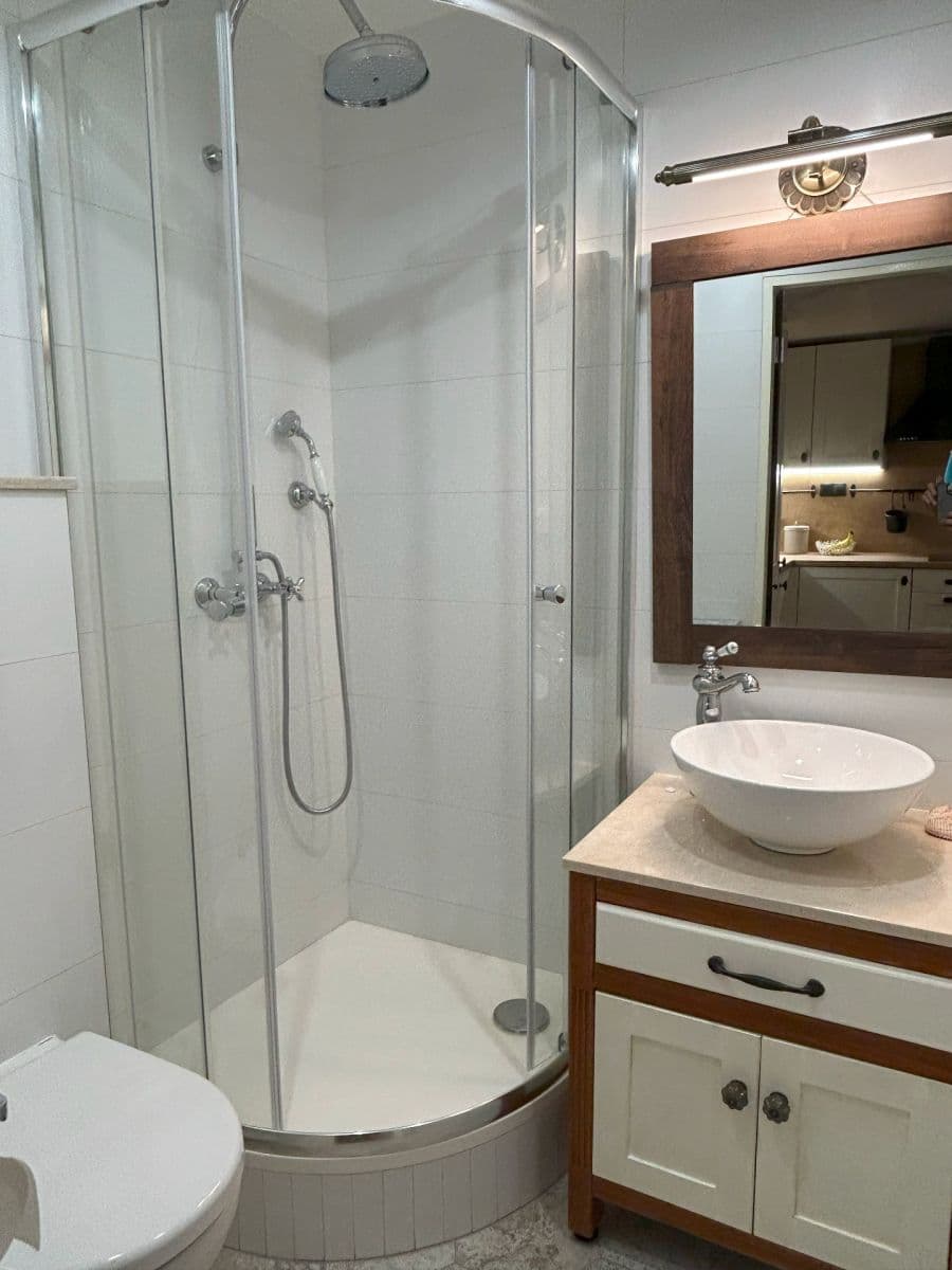 Prenájom bytu 1-izbový 35 m², Pernerova, Praha, Praha Prenájom bytu 1-izbový 35 m², Pernerova, Praha, Praha