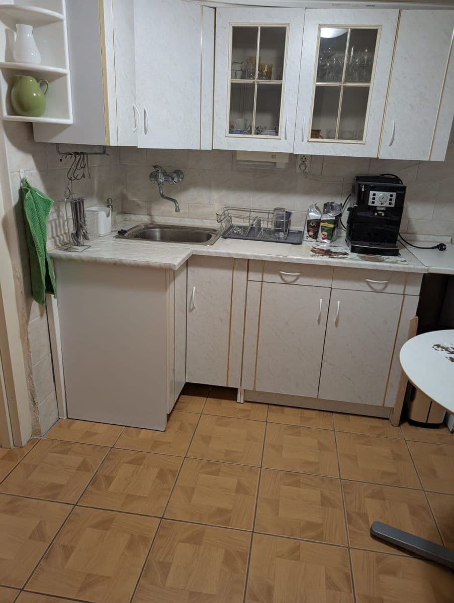 Prenájom bytu 2-izbový 43 m², Kamencová, Praha, Praha Prenájom bytu 2-izbový 43 m², Kamencová, Praha, Praha