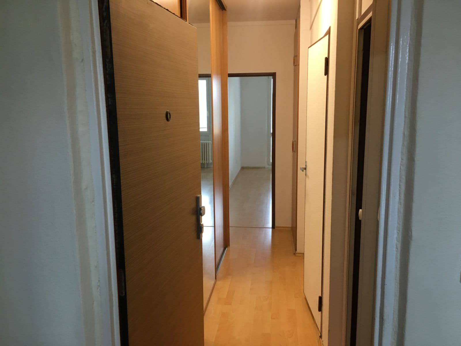 Prenájom bytu 1-izbový 30 m², Jana Masaryka, Hradec Králové, Královéhradecký kraj Prenájom bytu 1-izbový 30 m², Jana Masaryka, Hradec Králové, Královéhradecký kraj