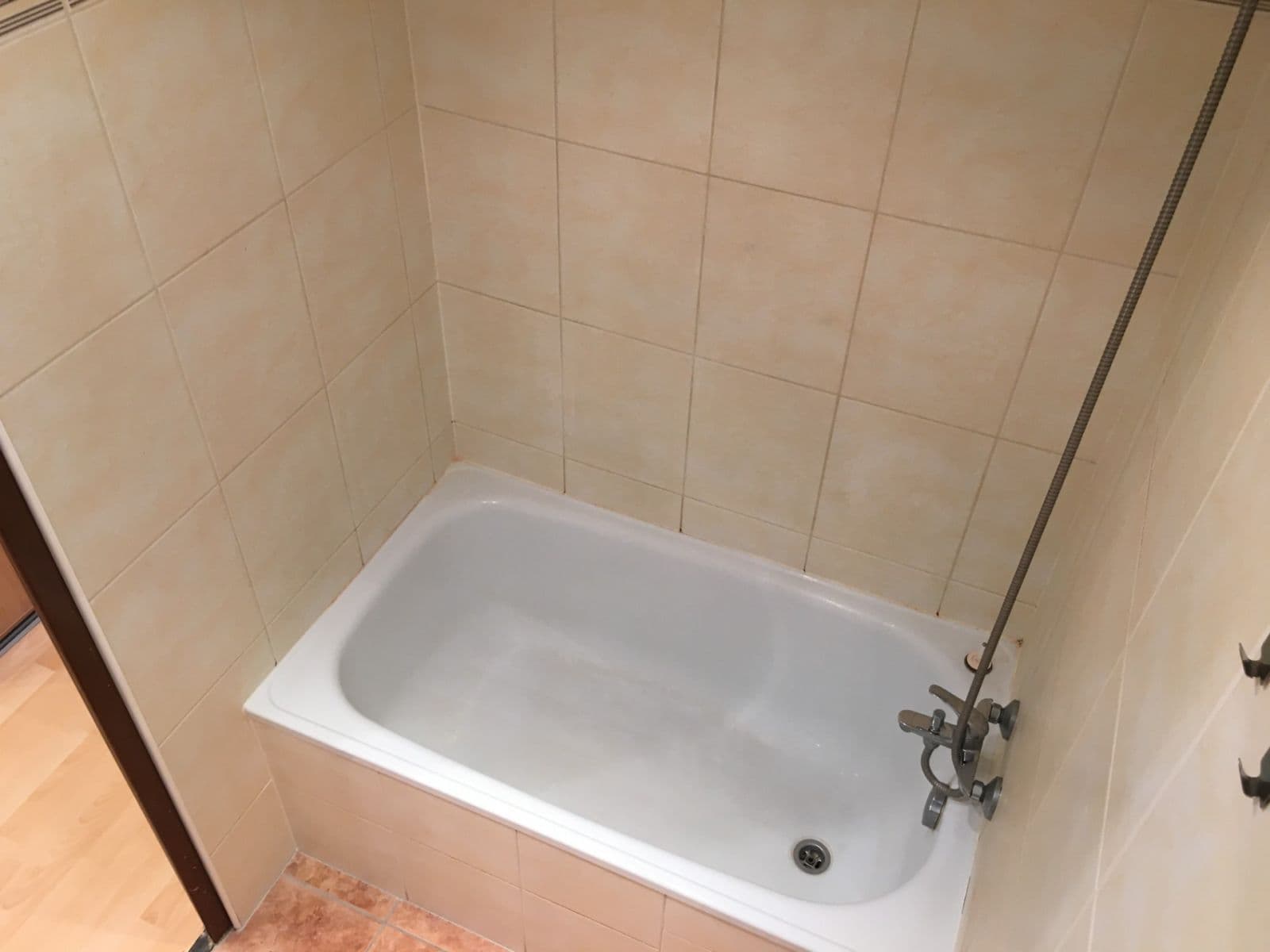 Prenájom bytu 1-izbový 30 m², Jana Masaryka, Hradec Králové, Královéhradecký kraj Prenájom bytu 1-izbový 30 m², Jana Masaryka, Hradec Králové, Královéhradecký kraj