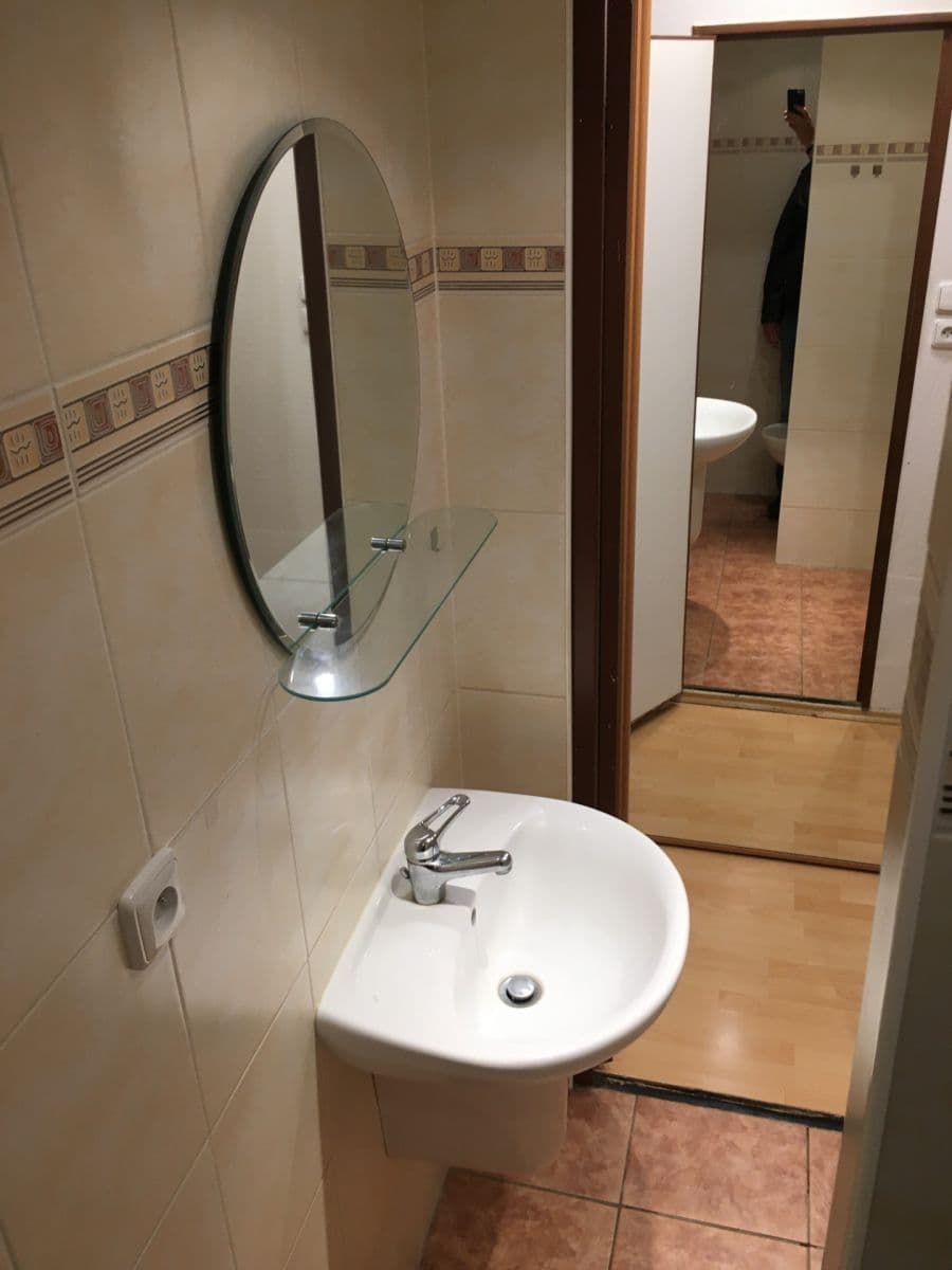 Prenájom bytu 1-izbový 30 m², Jana Masaryka, Hradec Králové, Královéhradecký kraj Prenájom bytu 1-izbový 30 m², Jana Masaryka, Hradec Králové, Královéhradecký kraj