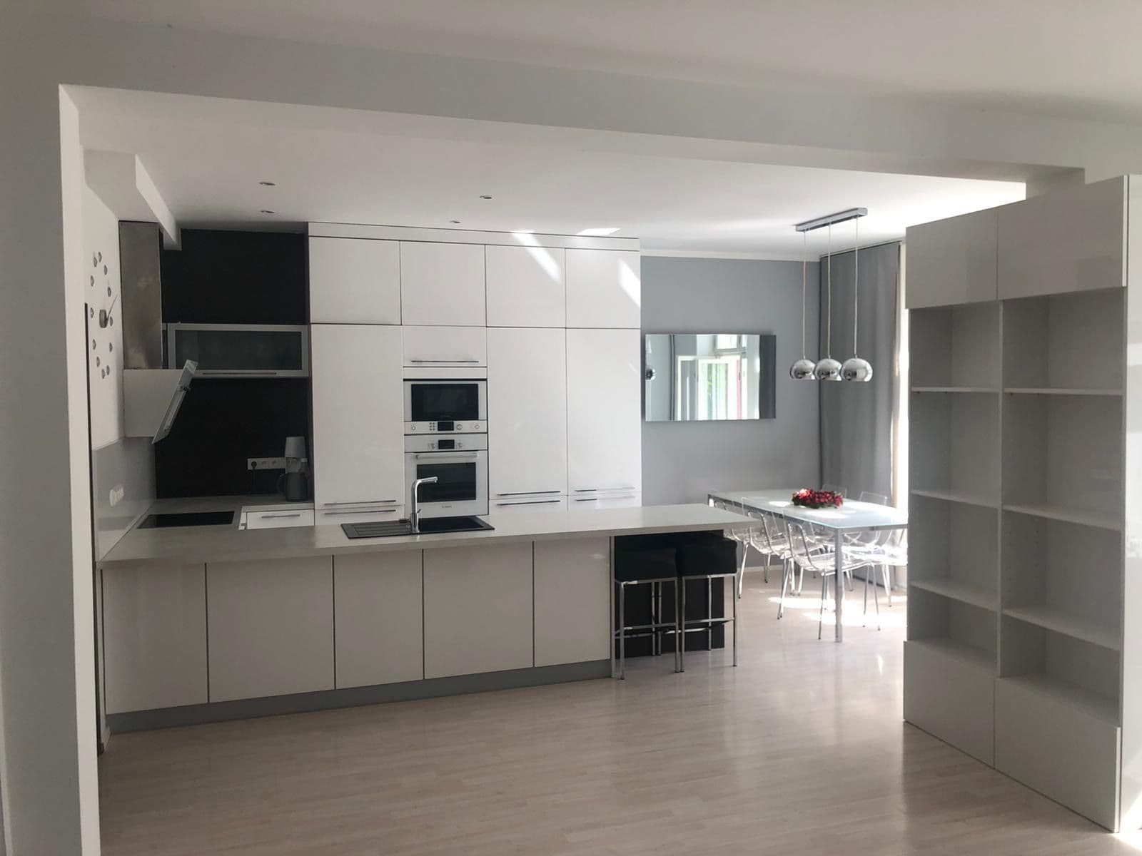 Prenájom bytu 3-izbový 106 m², třída Karla IV., Hradec Králové, Královéhradecký kraj Prenájom bytu 3-izbový 106 m², třída Karla IV., Hradec Králové, Královéhradecký kraj