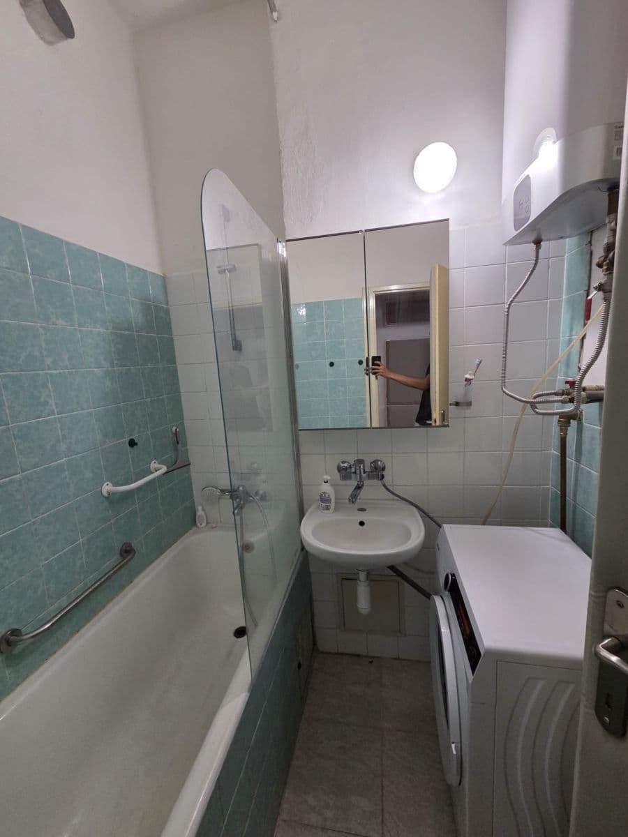 Prenájom bytu 2-izbový 55 m², Bělohorská, Praha, Praha Prenájom bytu 2-izbový 55 m², Bělohorská, Praha, Praha