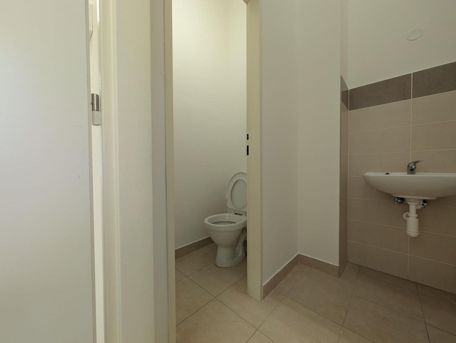 Prenájom nebytového priestoru 35 m², tř. Osvobození, Karviná, Moravskoslezský kraj Prenájom nebytového priestoru 35 m², tř. Osvobození, Karviná, Moravskoslezský kraj