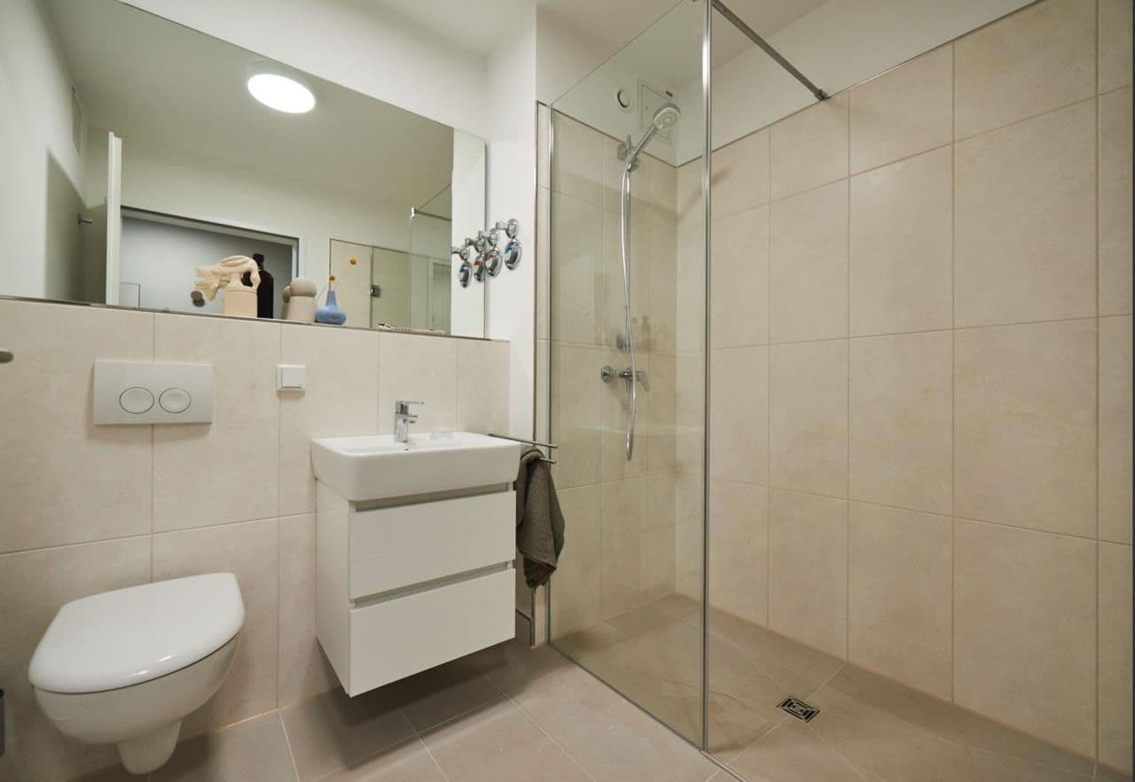Prenájom bytu 1-izbový 20 m², Frankfurt, Hesensko Prenájom bytu 1-izbový 20 m², Frankfurt, Hesensko