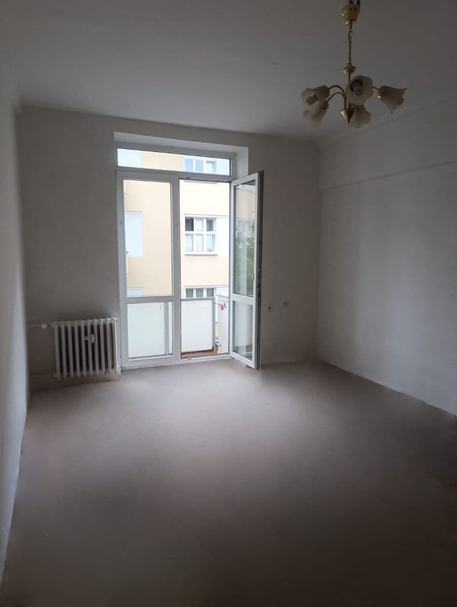 Predaj bytu 2-izbový 56 m², K. Čapka, Karlovy Vary, Karlovarský kraj Predaj bytu 2-izbový 56 m², K. Čapka, Karlovy Vary, Karlovarský kraj