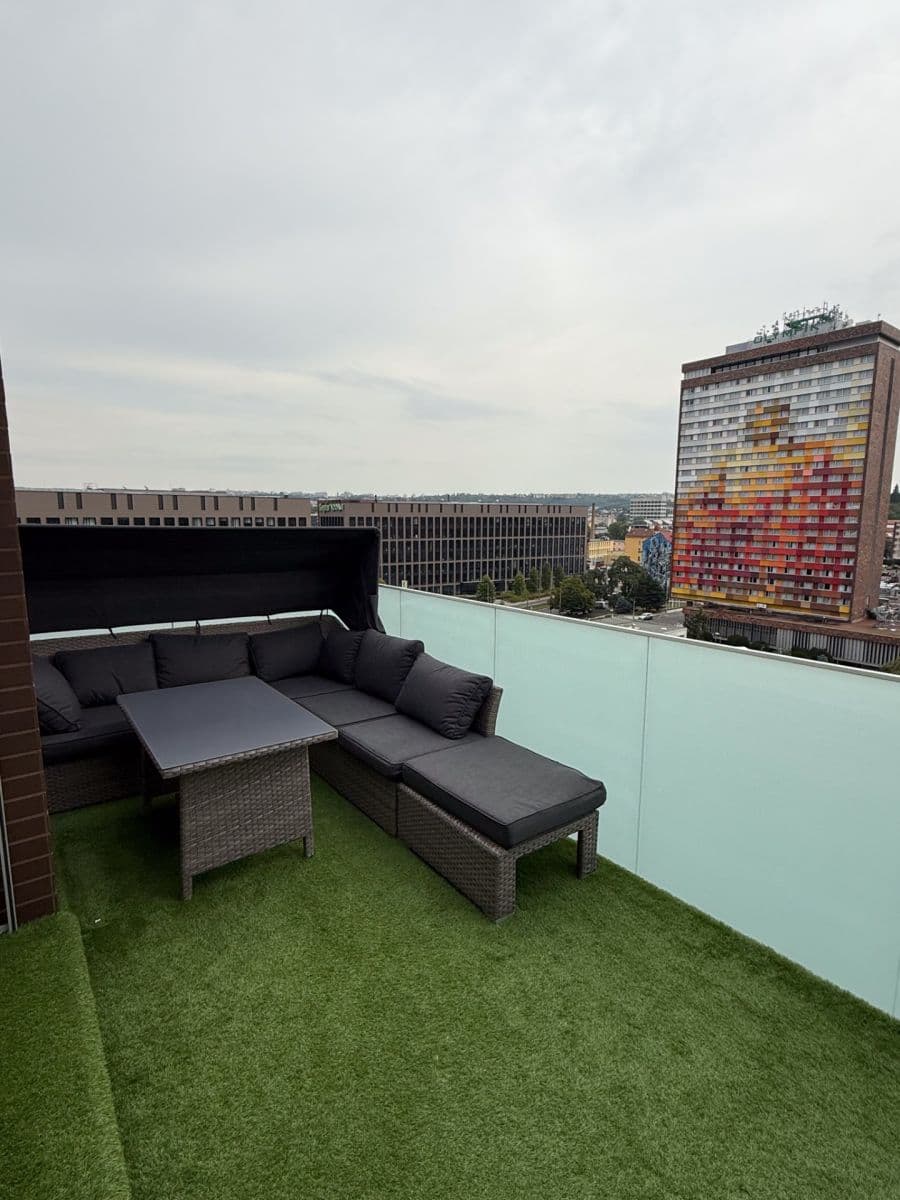 Prenájom bytu 3-izbový 85 m², Nekvasilova, Praha, Praha Prenájom bytu 3-izbový 85 m², Nekvasilova, Praha, Praha