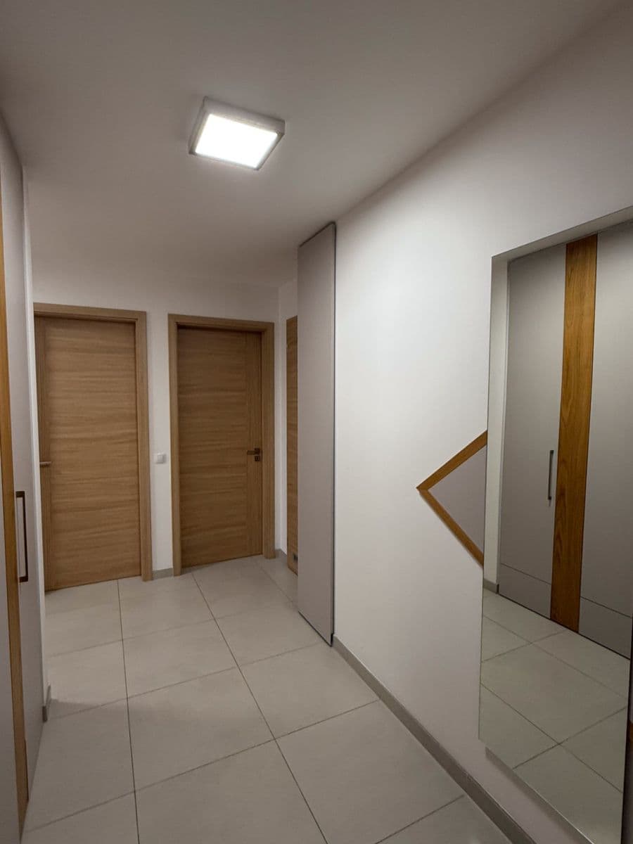 Prenájom bytu 3-izbový 85 m², Nekvasilova, Praha, Praha Prenájom bytu 3-izbový 85 m², Nekvasilova, Praha, Praha