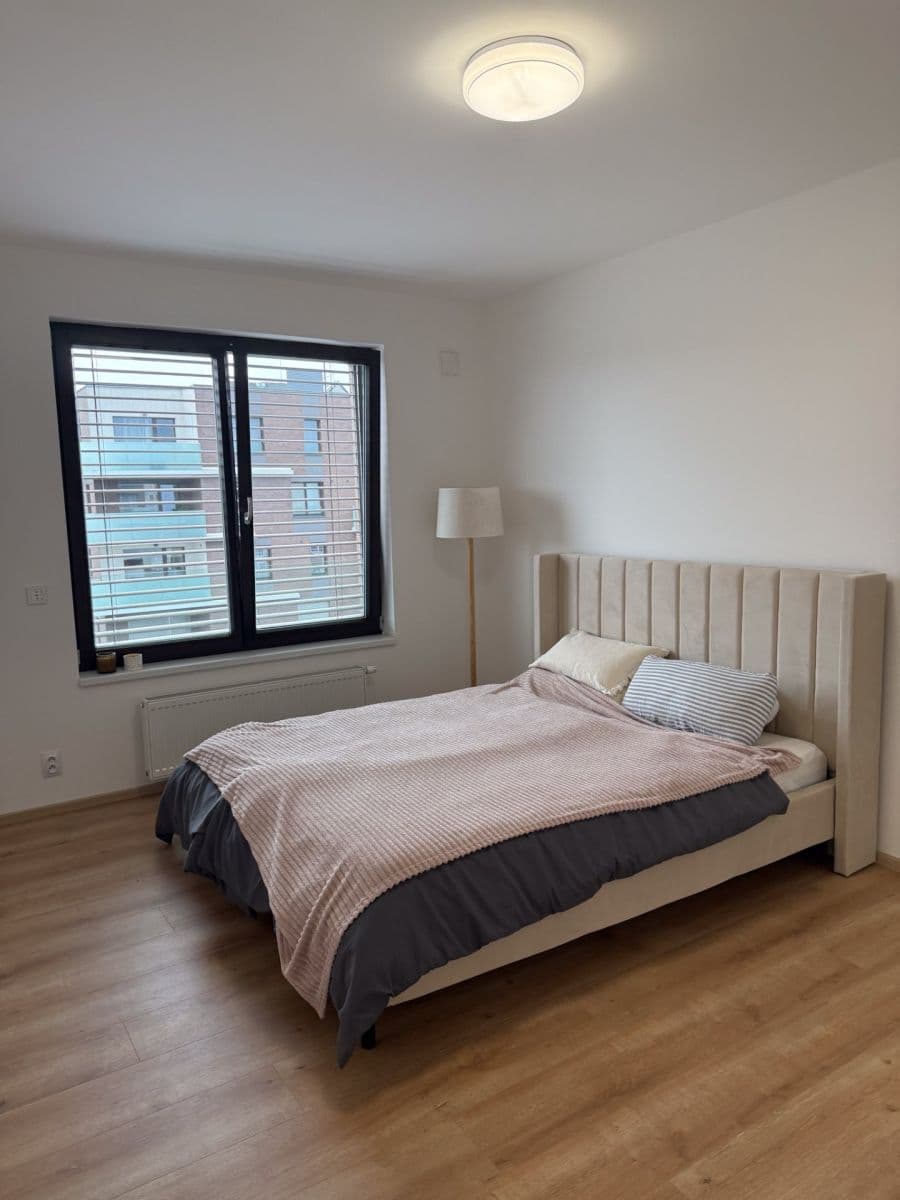 Prenájom bytu 3-izbový 85 m², Nekvasilova, Praha, Praha Prenájom bytu 3-izbový 85 m², Nekvasilova, Praha, Praha