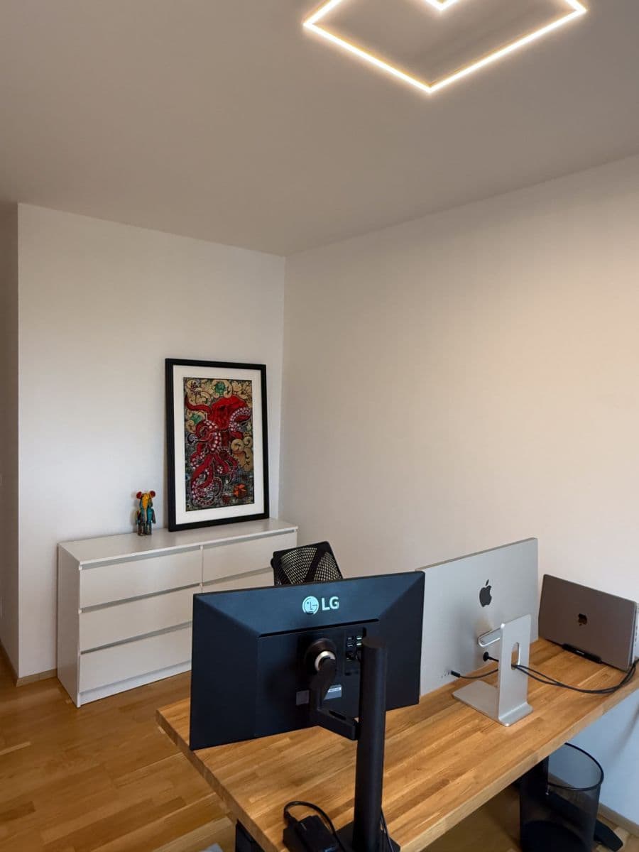 Prenájom bytu 3-izbový 85 m², Nekvasilova, Praha, Praha Prenájom bytu 3-izbový 85 m², Nekvasilova, Praha, Praha