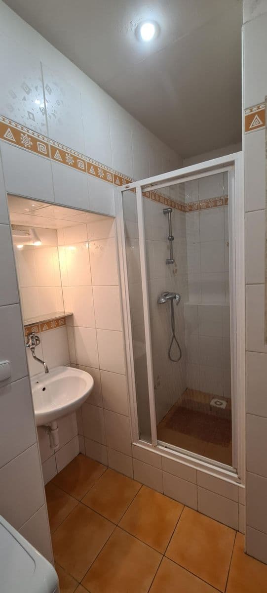 Prenájom bytu 2-izbový 48 m², Pod Pramenem, Praha, Praha Prenájom bytu 2-izbový 48 m², Pod Pramenem, Praha, Praha