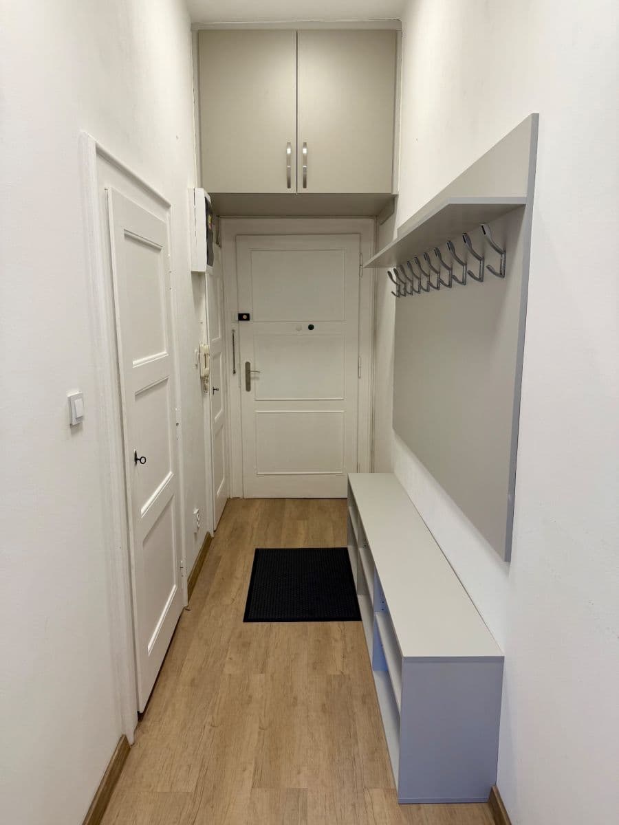 Prenájom bytu 2-izbový 52 m², U Svépomoci, Praha, Praha Prenájom bytu 2-izbový 52 m², U Svépomoci, Praha, Praha