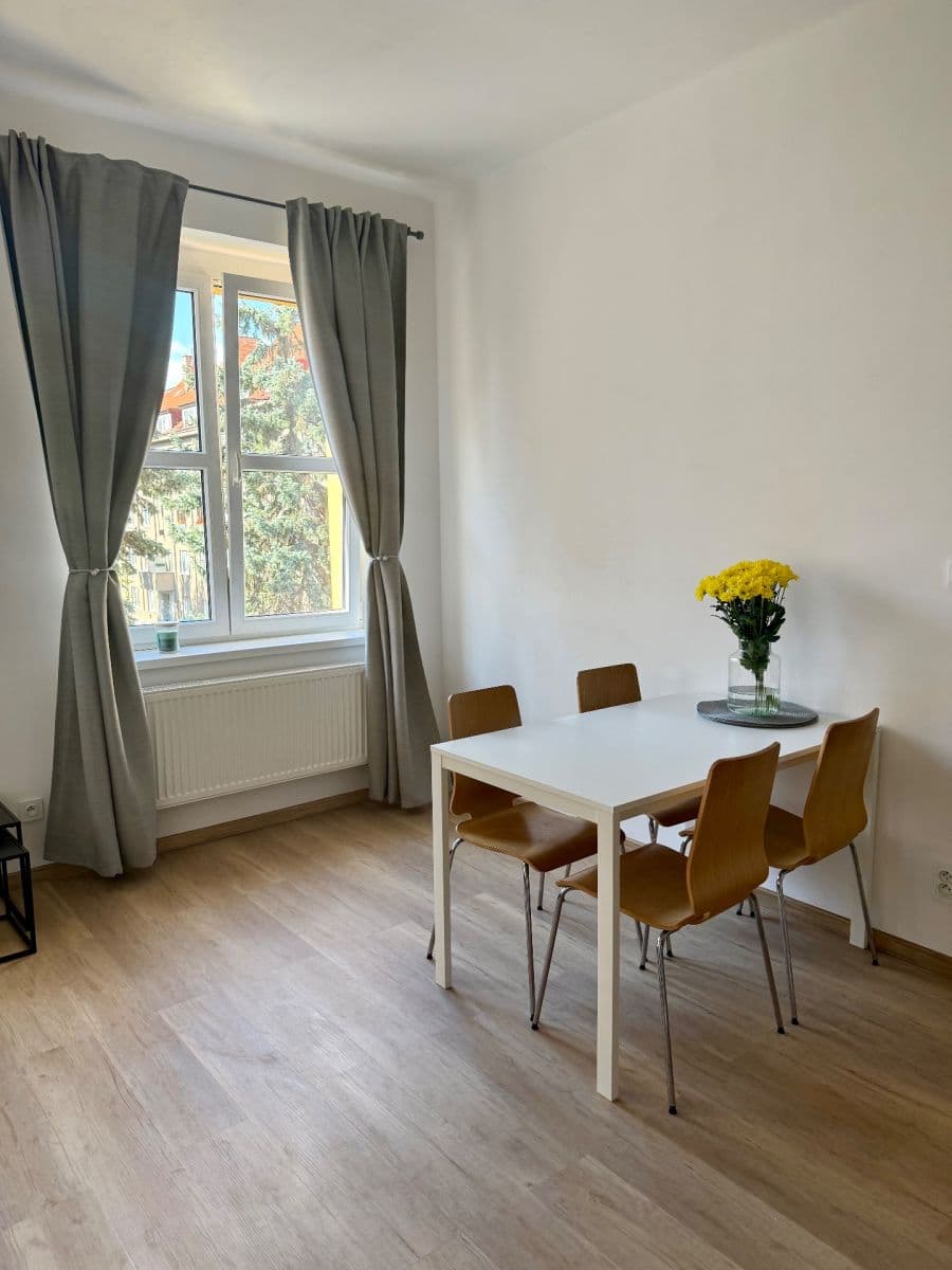 Prenájom bytu 2-izbový 52 m², U Svépomoci, Praha, Praha Prenájom bytu 2-izbový 52 m², U Svépomoci, Praha, Praha
