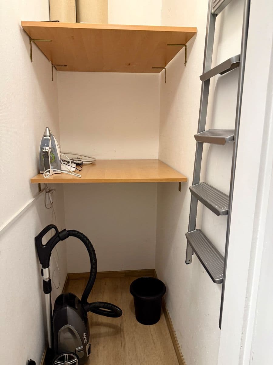 Prenájom bytu 2-izbový 52 m², U Svépomoci, Praha, Praha Prenájom bytu 2-izbový 52 m², U Svépomoci, Praha, Praha