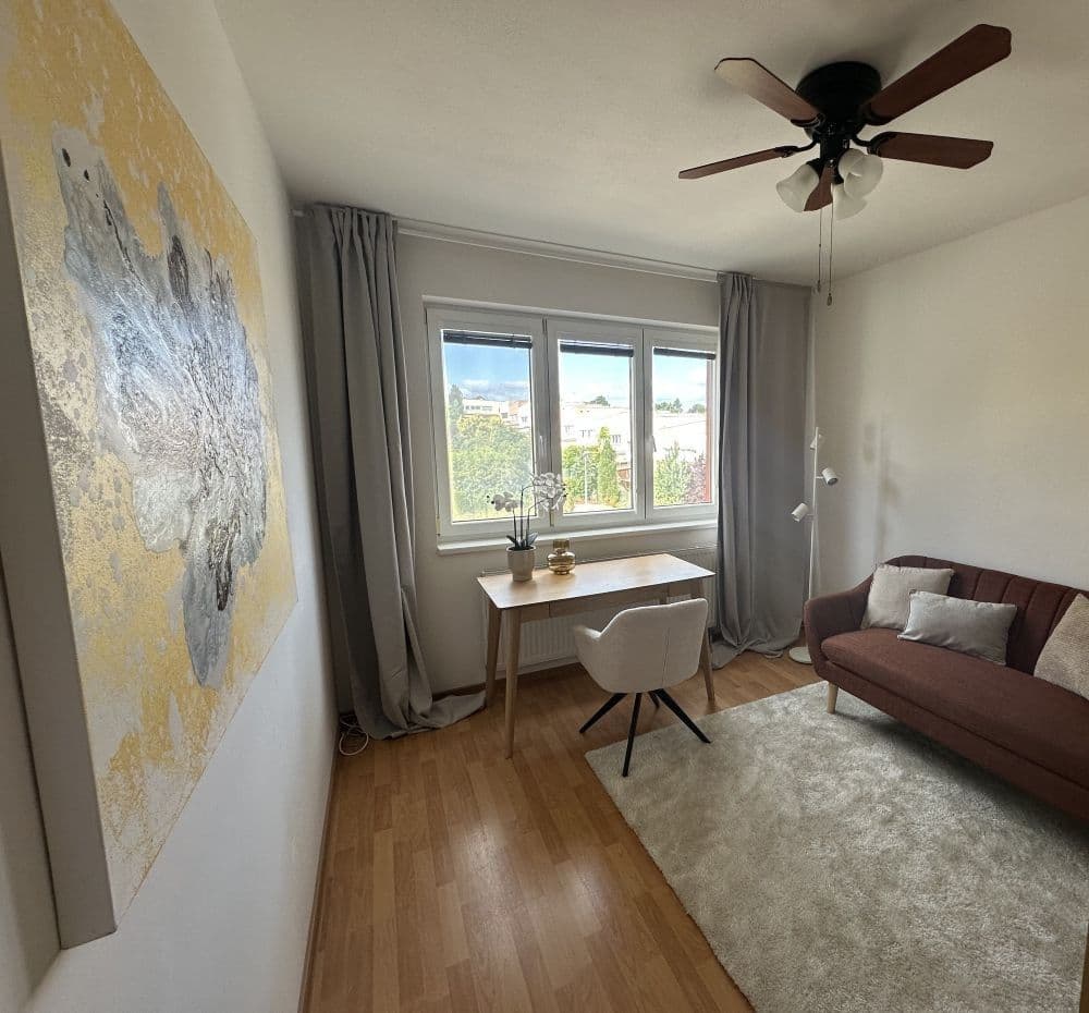 Prenájom bytu 3-izbový 76 m², Dalmatská, Úvaly, Středočeský kraj Prenájom bytu 3-izbový 76 m², Dalmatská, Úvaly, Středočeský kraj