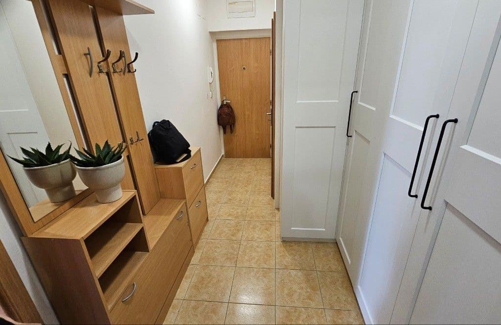 Prenájom bytu 3-izbový 76 m², Dalmatská, Úvaly, Středočeský kraj Prenájom bytu 3-izbový 76 m², Dalmatská, Úvaly, Středočeský kraj