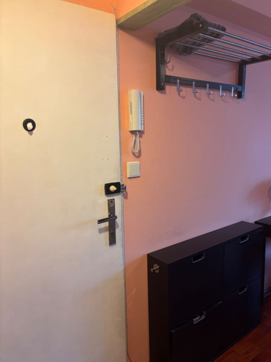 Prenájom bytu 1-izbový 24 m², Evropská, Praha, Praha Prenájom bytu 1-izbový 24 m², Evropská, Praha, Praha