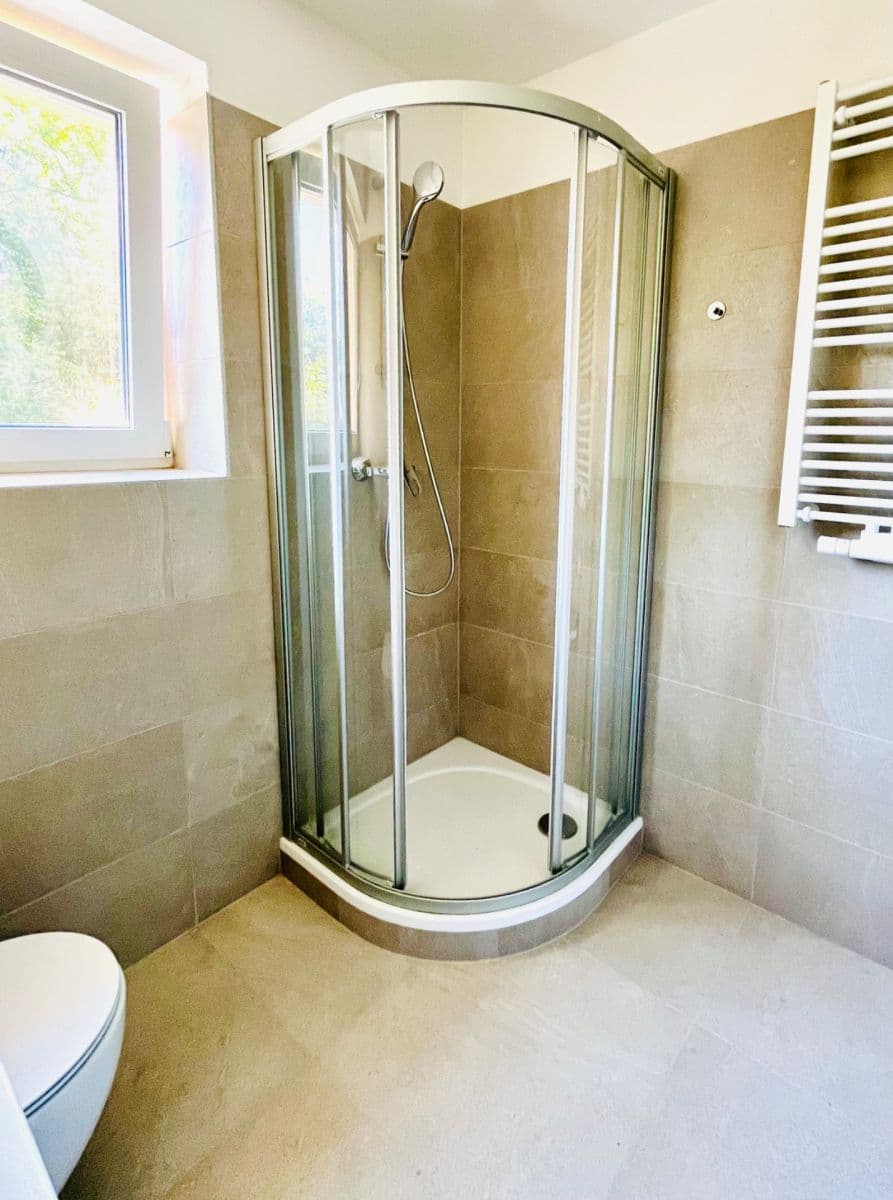 Prenájom bytu 1-izbový 22 m², V Kněžívce, Tuchoměřice, Středočeský kraj Prenájom bytu 1-izbový 22 m², V Kněžívce, Tuchoměřice, Středočeský kraj