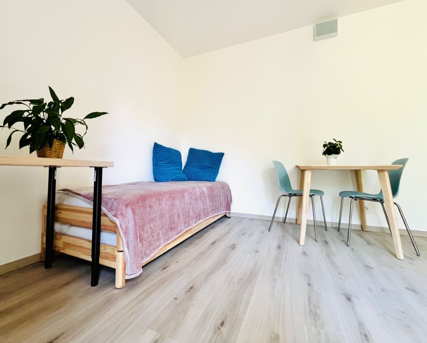 Prenájom bytu 1-izbový 22 m², V Kněžívce, Tuchoměřice, Středočeský kraj Prenájom bytu 1-izbový 22 m², V Kněžívce, Tuchoměřice, Středočeský kraj