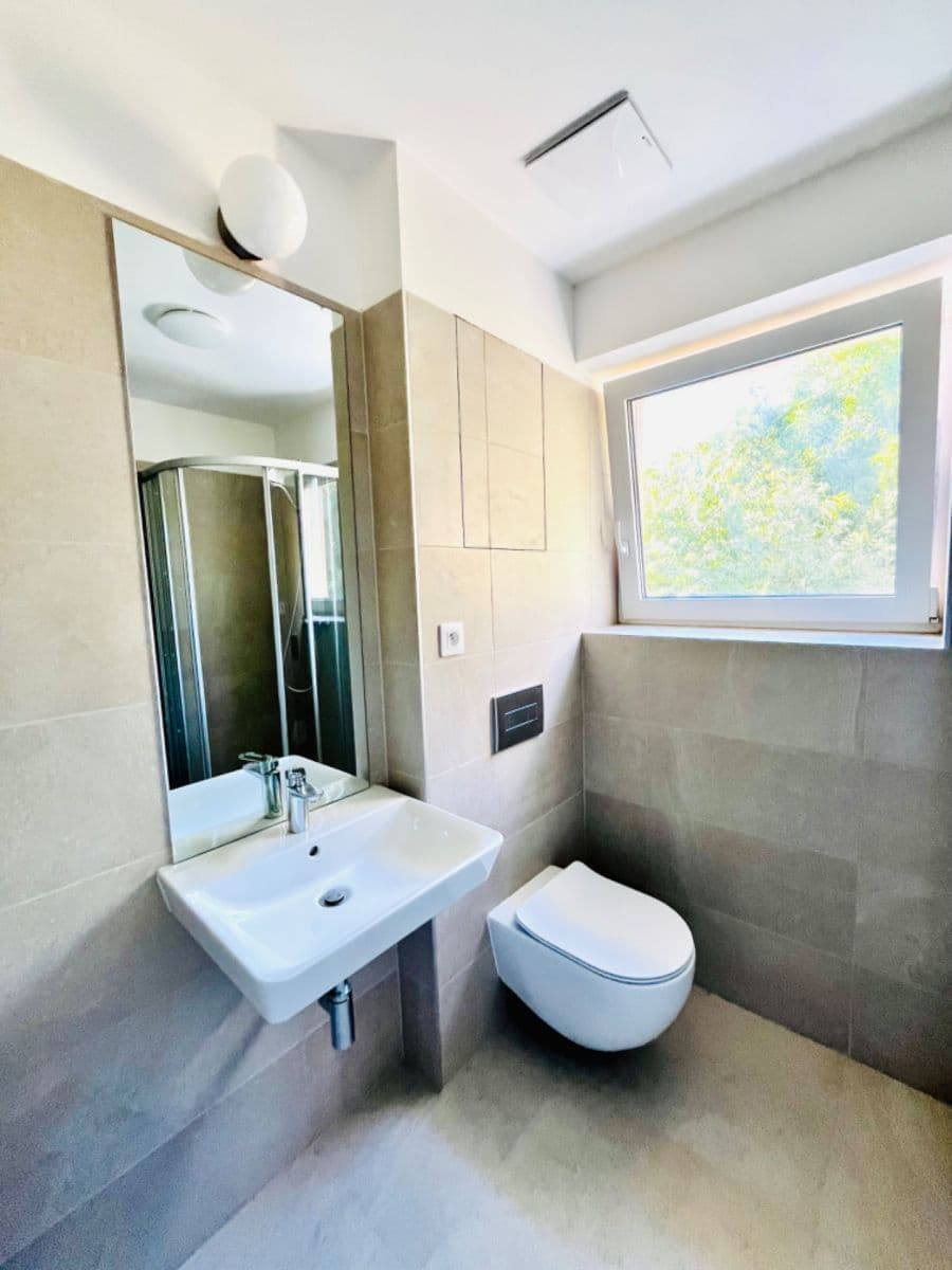 Prenájom bytu 1-izbový 22 m², V Kněžívce, Tuchoměřice, Středočeský kraj Prenájom bytu 1-izbový 22 m², V Kněžívce, Tuchoměřice, Středočeský kraj
