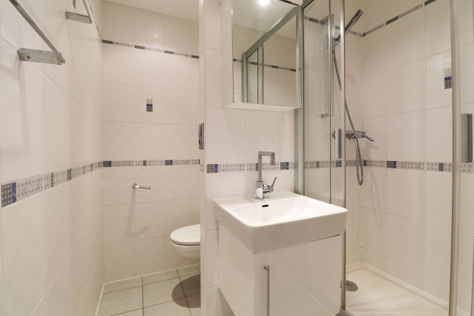 Prenájom bytu 1-izbový 27 m², Otradovická, Praha, Praha Prenájom bytu 1-izbový 27 m², Otradovická, Praha, Praha