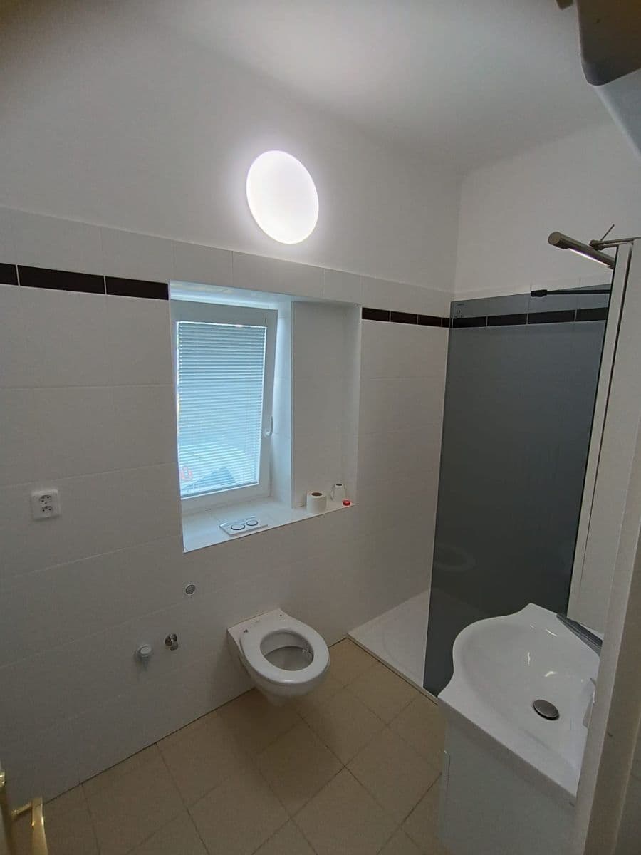 Prenájom bytu 1-izbový 32 m², Kučerové, Praha, Praha Prenájom bytu 1-izbový 32 m², Kučerové, Praha, Praha