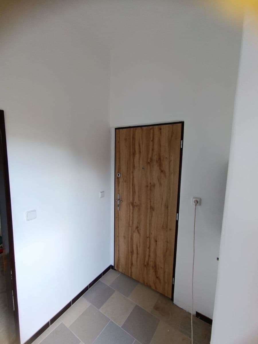 Prenájom bytu 1-izbový 32 m², Kučerové, Praha, Praha Prenájom bytu 1-izbový 32 m², Kučerové, Praha, Praha