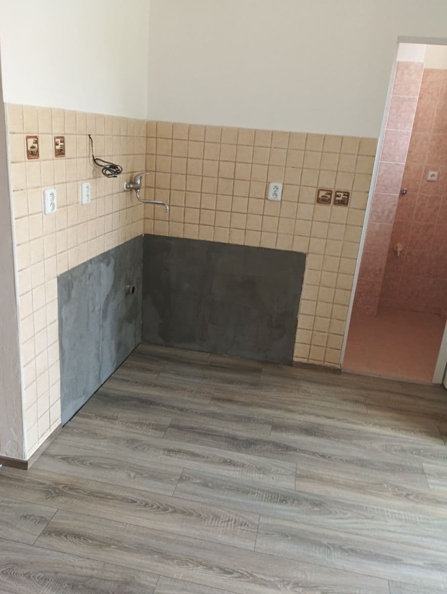 Prenájom bytu 1-izbový 38 m², Poděbradská, Praha, Praha Prenájom bytu 1-izbový 38 m², Poděbradská, Praha, Praha