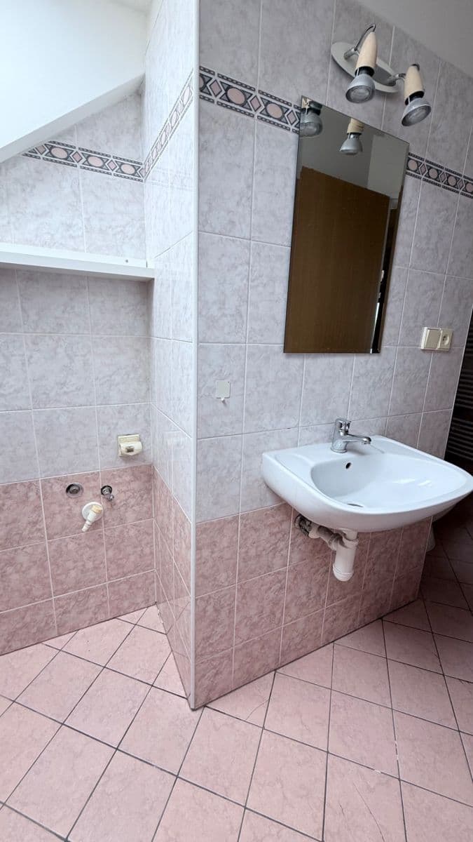 Prenájom bytu 3-izbový 65 m², Dr. Marodyho, Praha, Praha Prenájom bytu 3-izbový 65 m², Dr. Marodyho, Praha, Praha