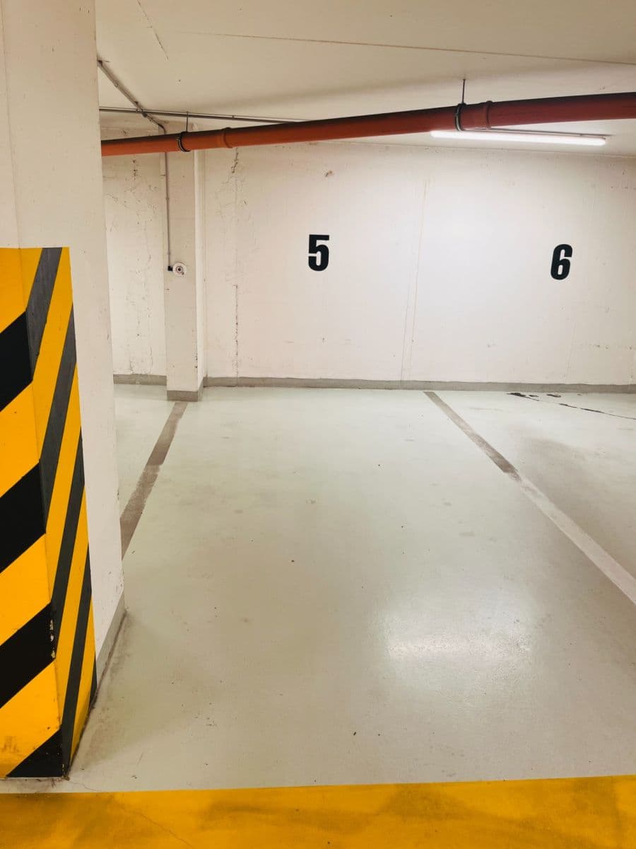 Prenájom garáže 15 m², Břevnovská, Praha, Praha Prenájom garáže 15 m², Břevnovská, Praha, Praha