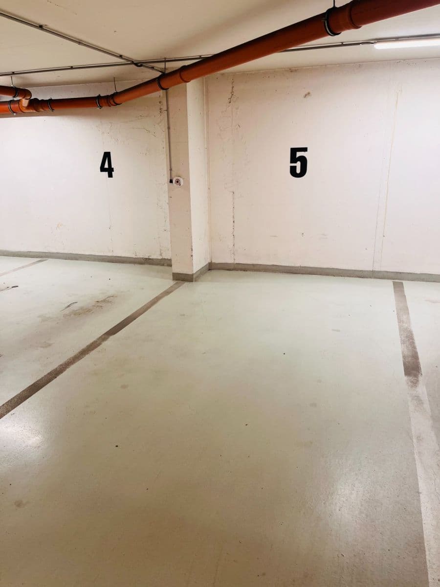 Prenájom garáže 15 m², Břevnovská, Praha, Praha Prenájom garáže 15 m², Břevnovská, Praha, Praha