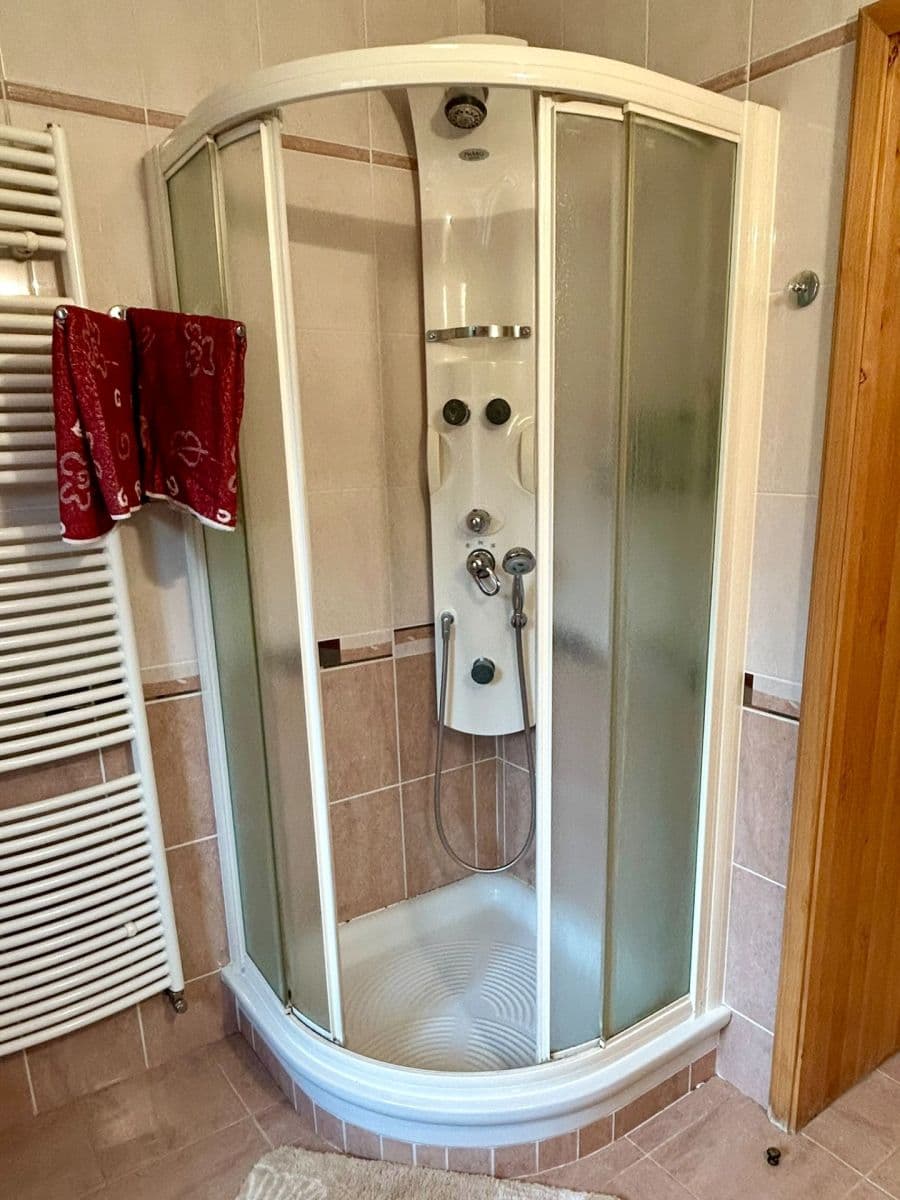 Predaj domu 207 m², pozemek 4.339 m², Černuc, Středočeský kraj Predaj domu 207 m², pozemek 4.339 m², Černuc, Středočeský kraj