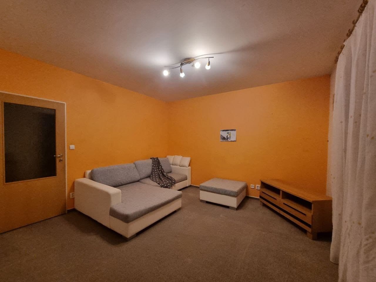 Prenájom bytu 2-izbový 49 m², Nad Údolím, Husinec, Středočeský kraj Prenájom bytu 2-izbový 49 m², Nad Údolím, Husinec, Středočeský kraj