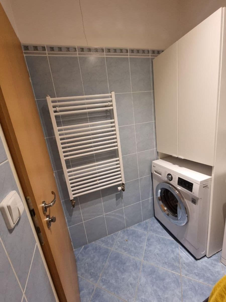 Prenájom bytu 2-izbový 49 m², Nad Údolím, Husinec, Středočeský kraj Prenájom bytu 2-izbový 49 m², Nad Údolím, Husinec, Středočeský kraj