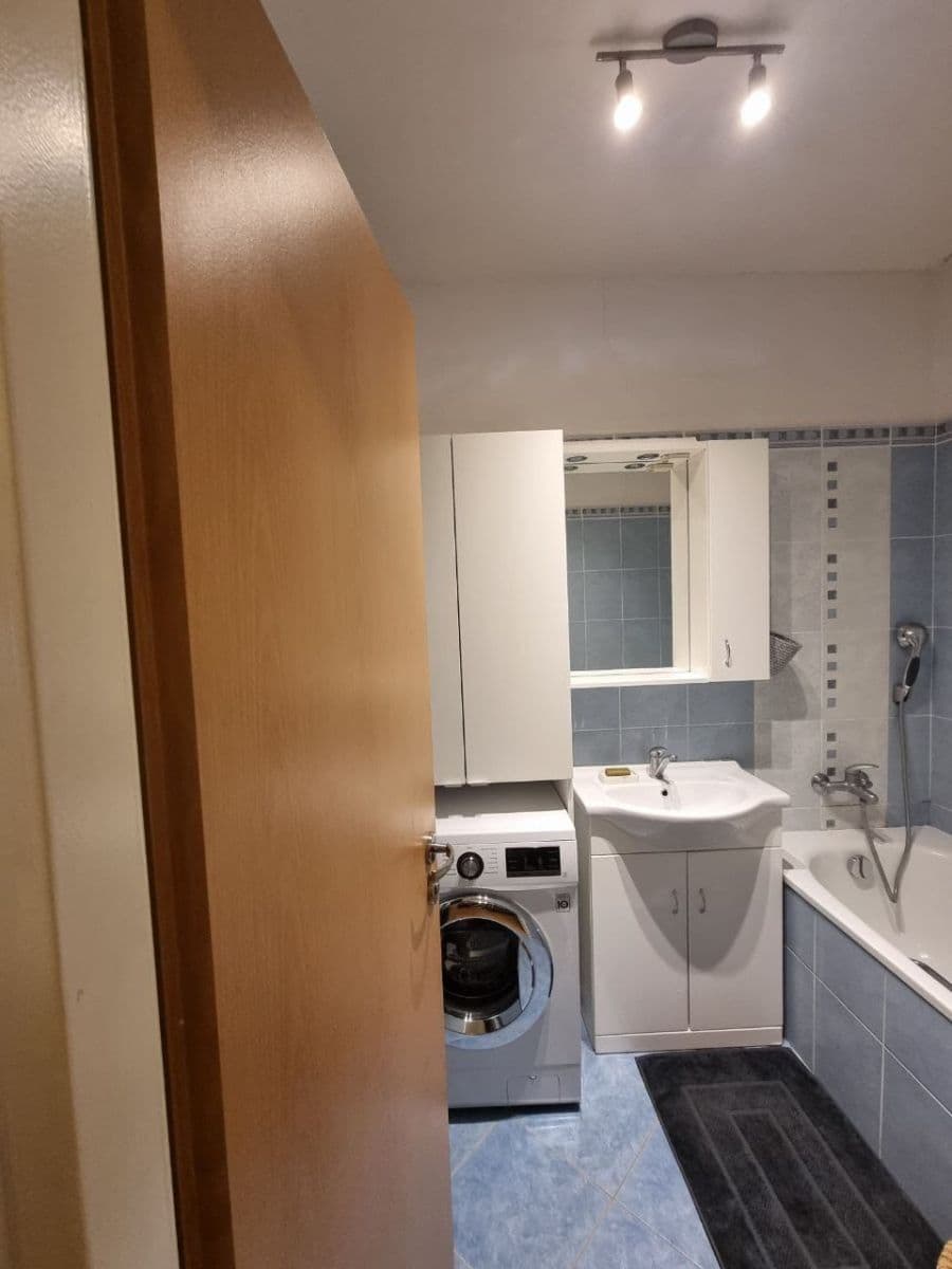 Prenájom bytu 2-izbový 49 m², Nad Údolím, Husinec, Středočeský kraj Prenájom bytu 2-izbový 49 m², Nad Údolím, Husinec, Středočeský kraj