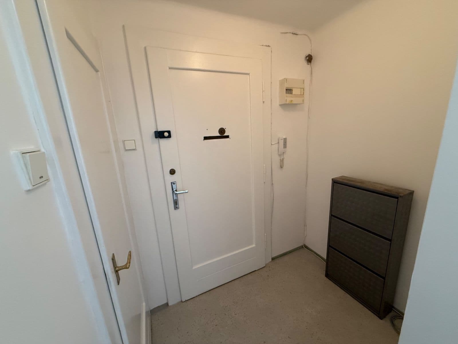 Prenájom bytu 1-izbový 41 m², Kostelní, Praha, Praha Prenájom bytu 1-izbový 41 m², Kostelní, Praha, Praha