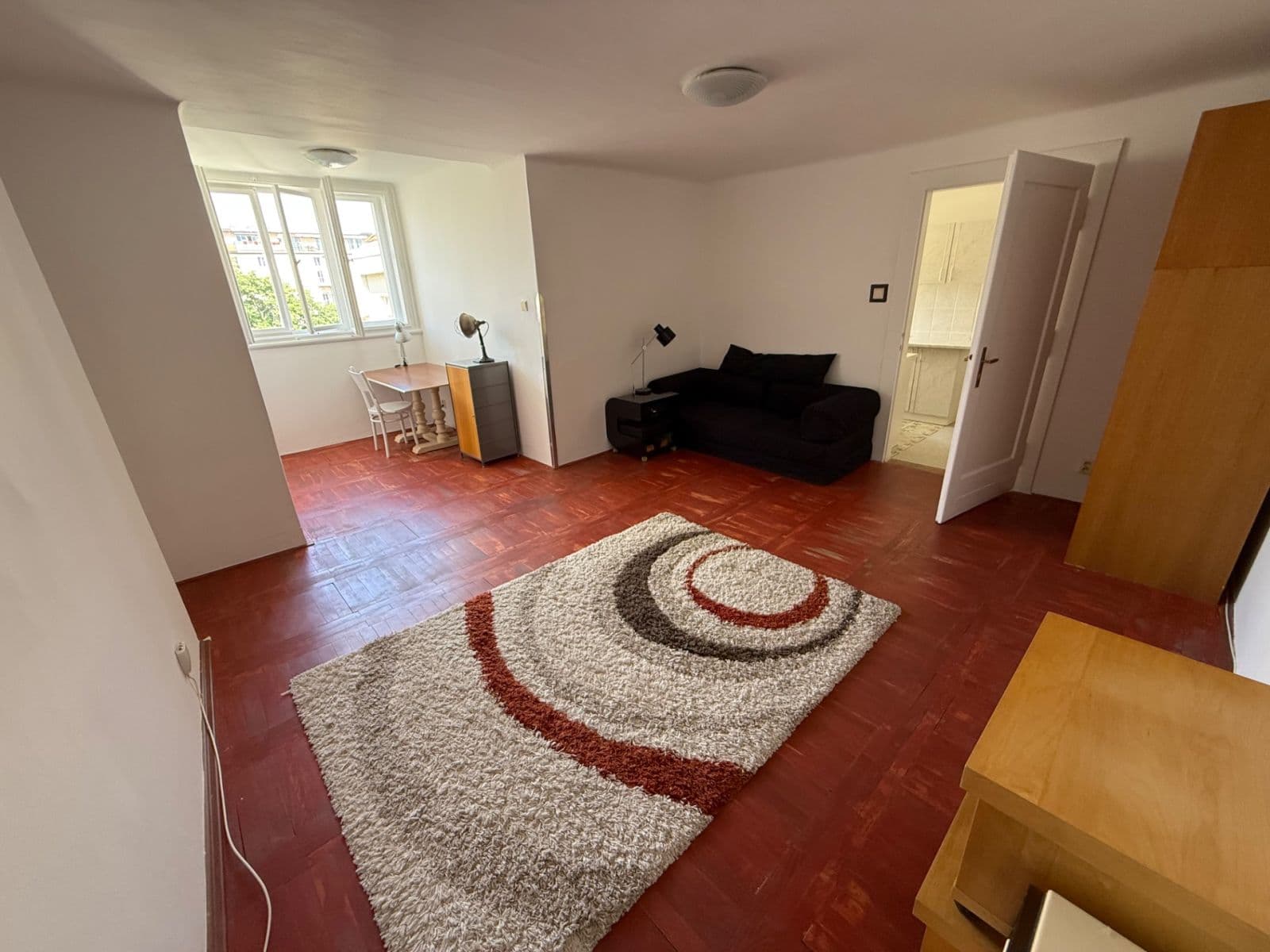 Prenájom bytu 1-izbový 41 m², Kostelní, Praha, Praha Prenájom bytu 1-izbový 41 m², Kostelní, Praha, Praha