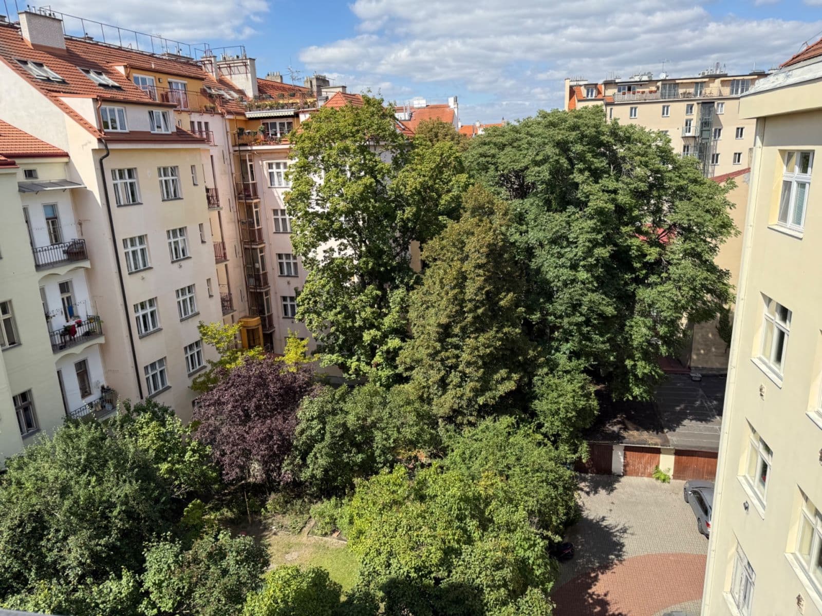 Prenájom bytu 1-izbový 41 m², Kostelní, Praha, Praha Prenájom bytu 1-izbový 41 m², Kostelní, Praha, Praha