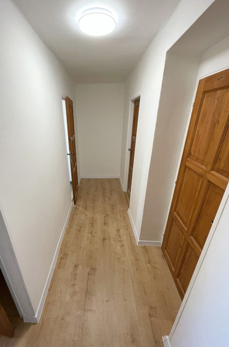 Prenájom bytu 3-izbový 70 m², Čechova, Chomutov, Ústecký kraj Prenájom bytu 3-izbový 70 m², Čechova, Chomutov, Ústecký kraj