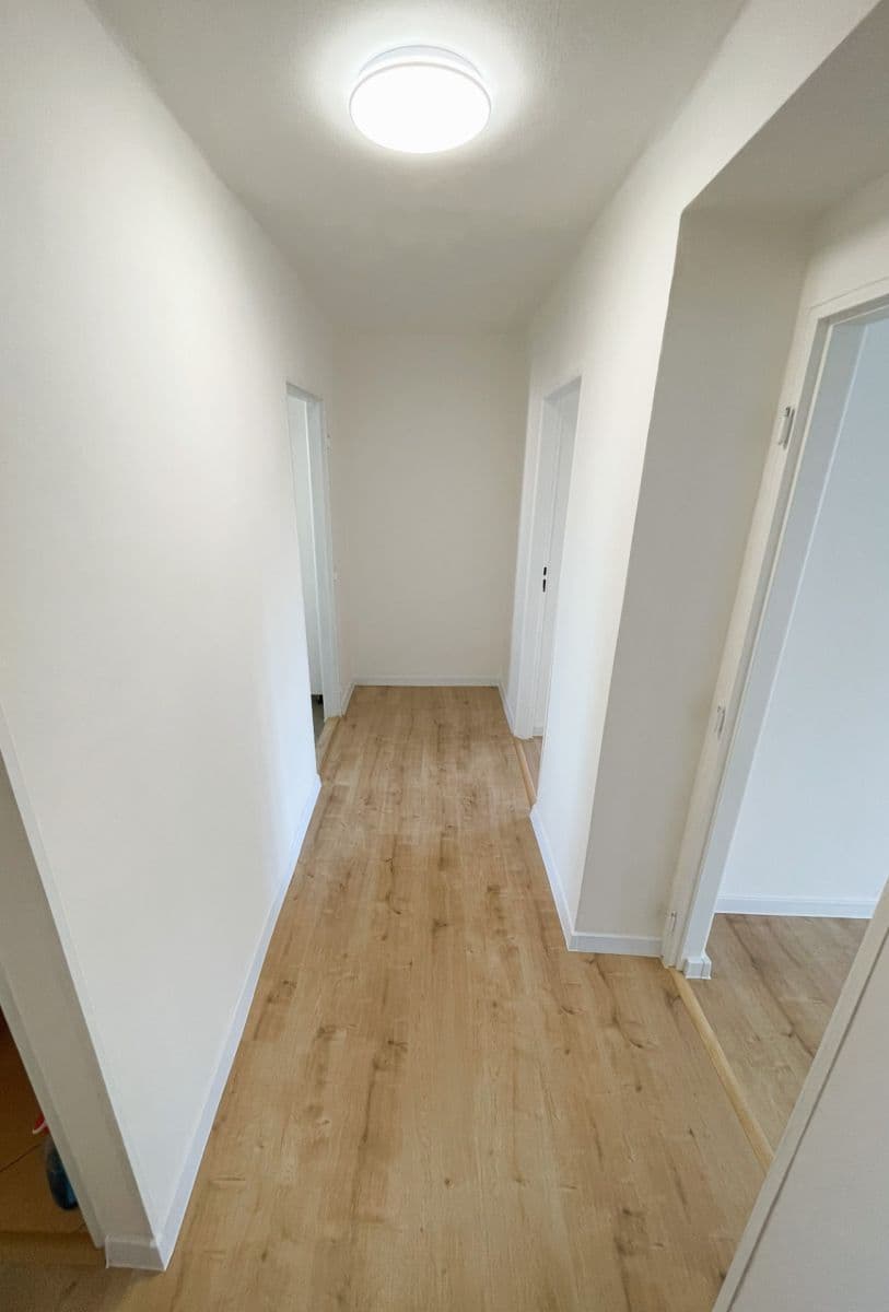 Prenájom bytu 3-izbový 70 m², Čechova, Chomutov, Ústecký kraj Prenájom bytu 3-izbový 70 m², Čechova, Chomutov, Ústecký kraj