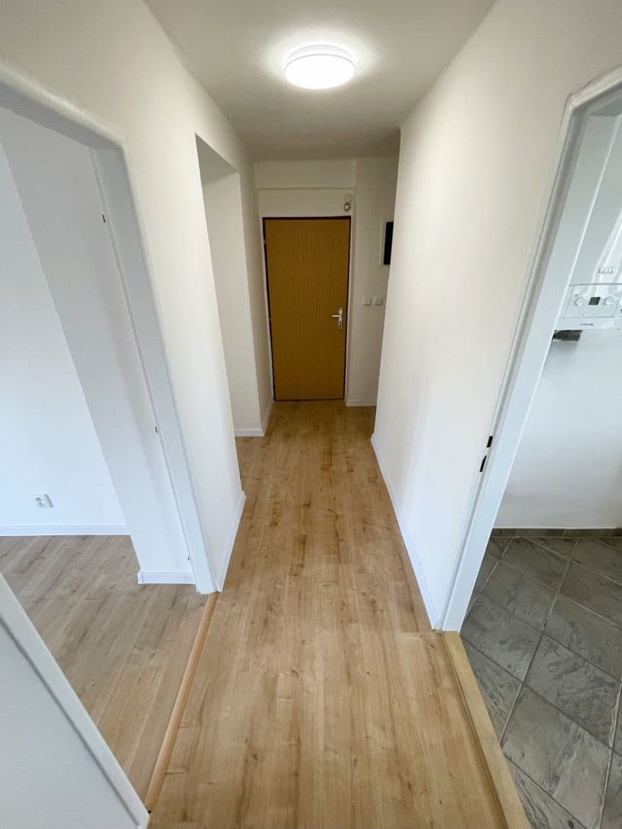 Prenájom bytu 3-izbový 70 m², Čechova, Chomutov, Ústecký kraj Prenájom bytu 3-izbový 70 m², Čechova, Chomutov, Ústecký kraj
