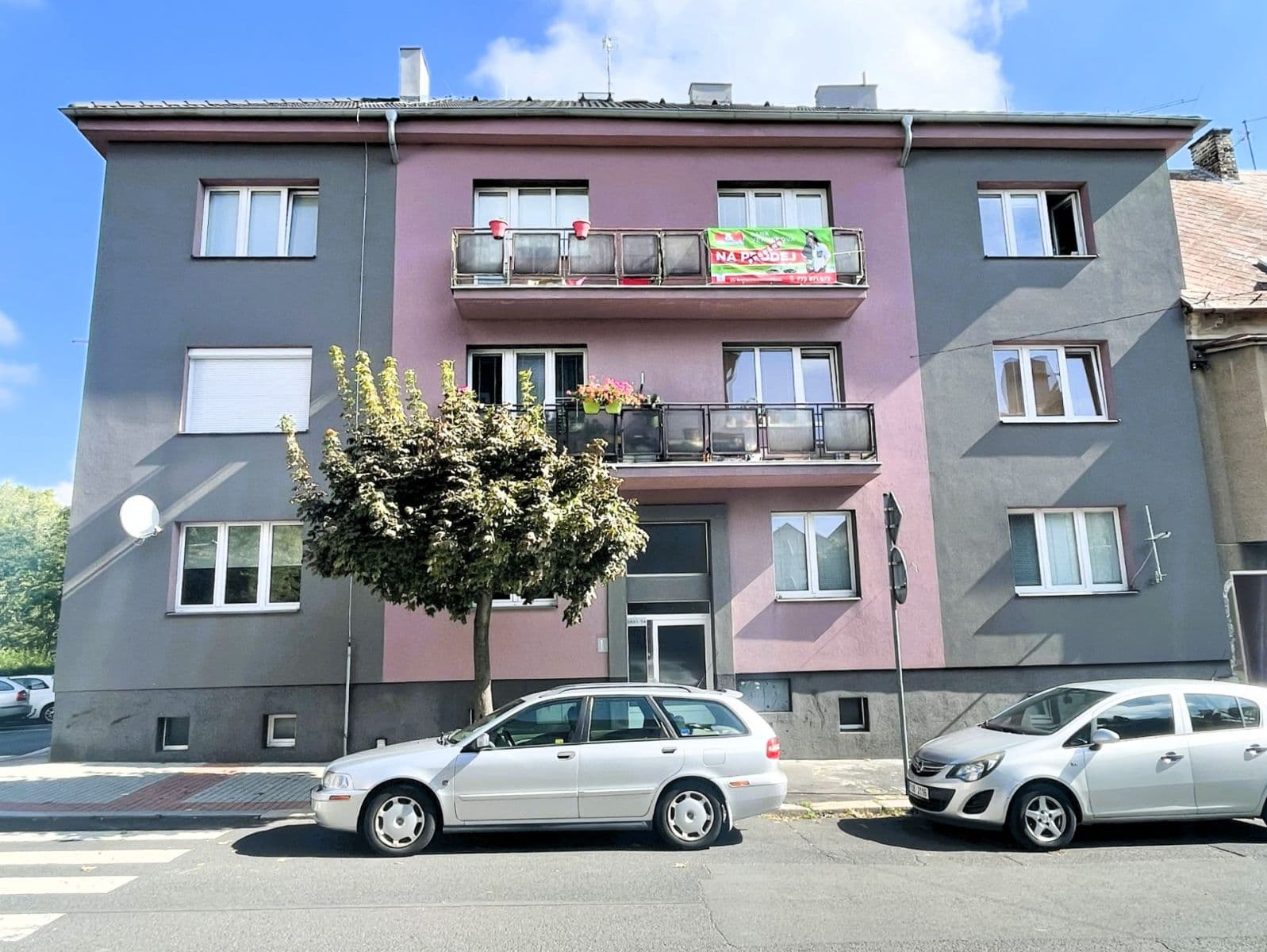 Prenájom bytu 3-izbový 70 m², Čechova, Chomutov, Ústecký kraj Prenájom bytu 3-izbový 70 m², Čechova, Chomutov, Ústecký kraj
