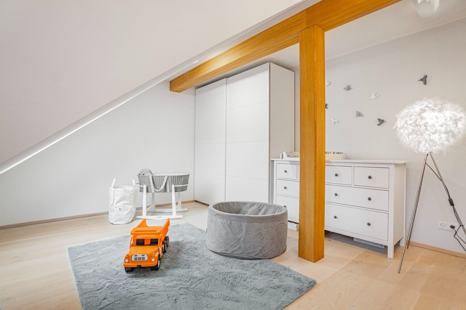 Prenájom bytu 3-izbový 105 m², Čechova, Kralupy nad Vltavou, Středočeský kraj Prenájom bytu 3-izbový 105 m², Čechova, Kralupy nad Vltavou, Středočeský kraj