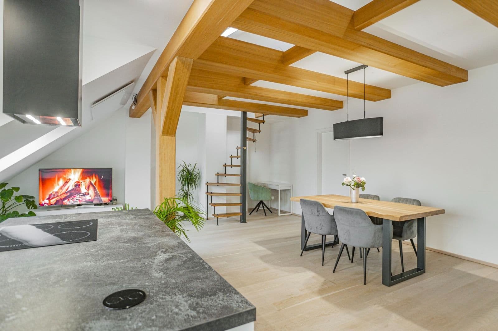 Prenájom bytu 3-izbový 105 m², Čechova, Kralupy nad Vltavou, Středočeský kraj Prenájom bytu 3-izbový 105 m², Čechova, Kralupy nad Vltavou, Středočeský kraj