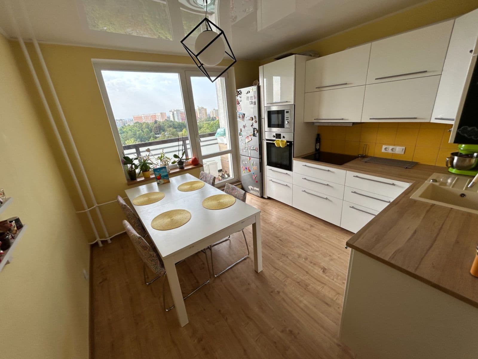 Prenájom bytu 3-izbový 70 m², Černého, Praha, Praha Prenájom bytu 3-izbový 70 m², Černého, Praha, Praha