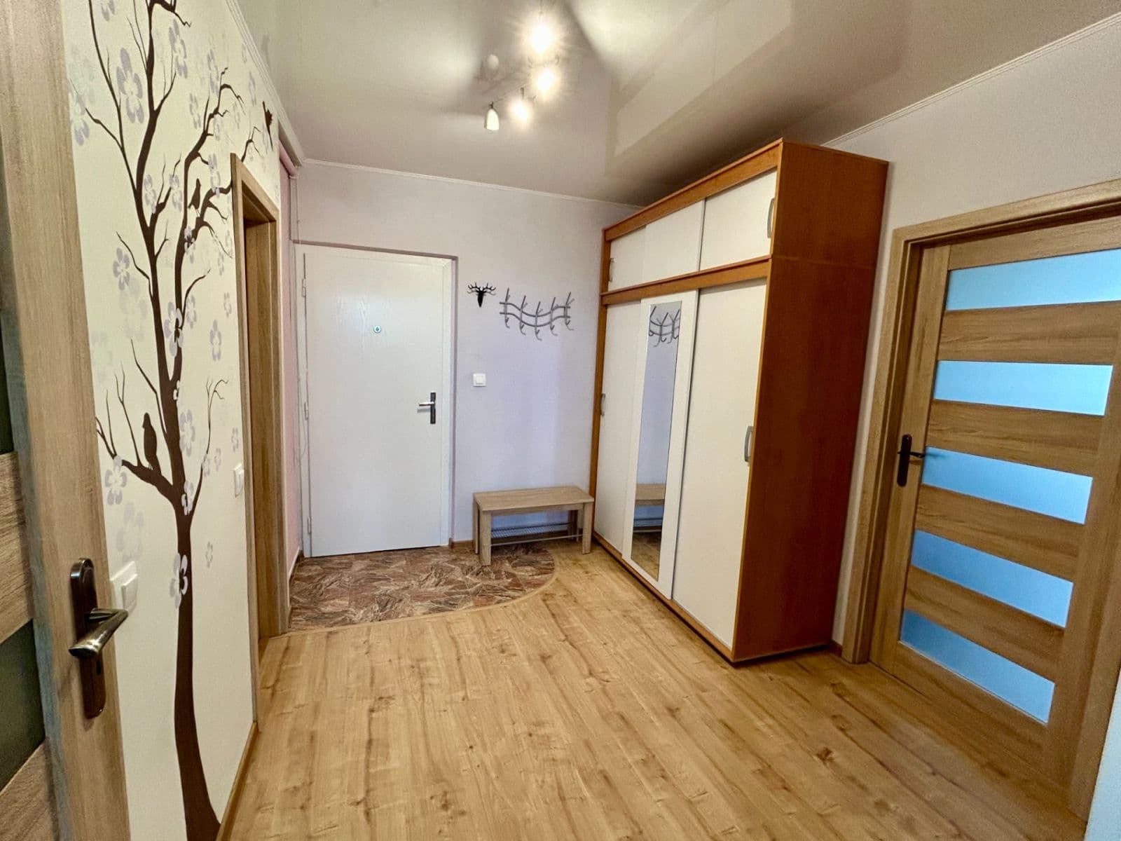Prenájom bytu 3-izbový 70 m², Černého, Praha, Praha Prenájom bytu 3-izbový 70 m², Černého, Praha, Praha