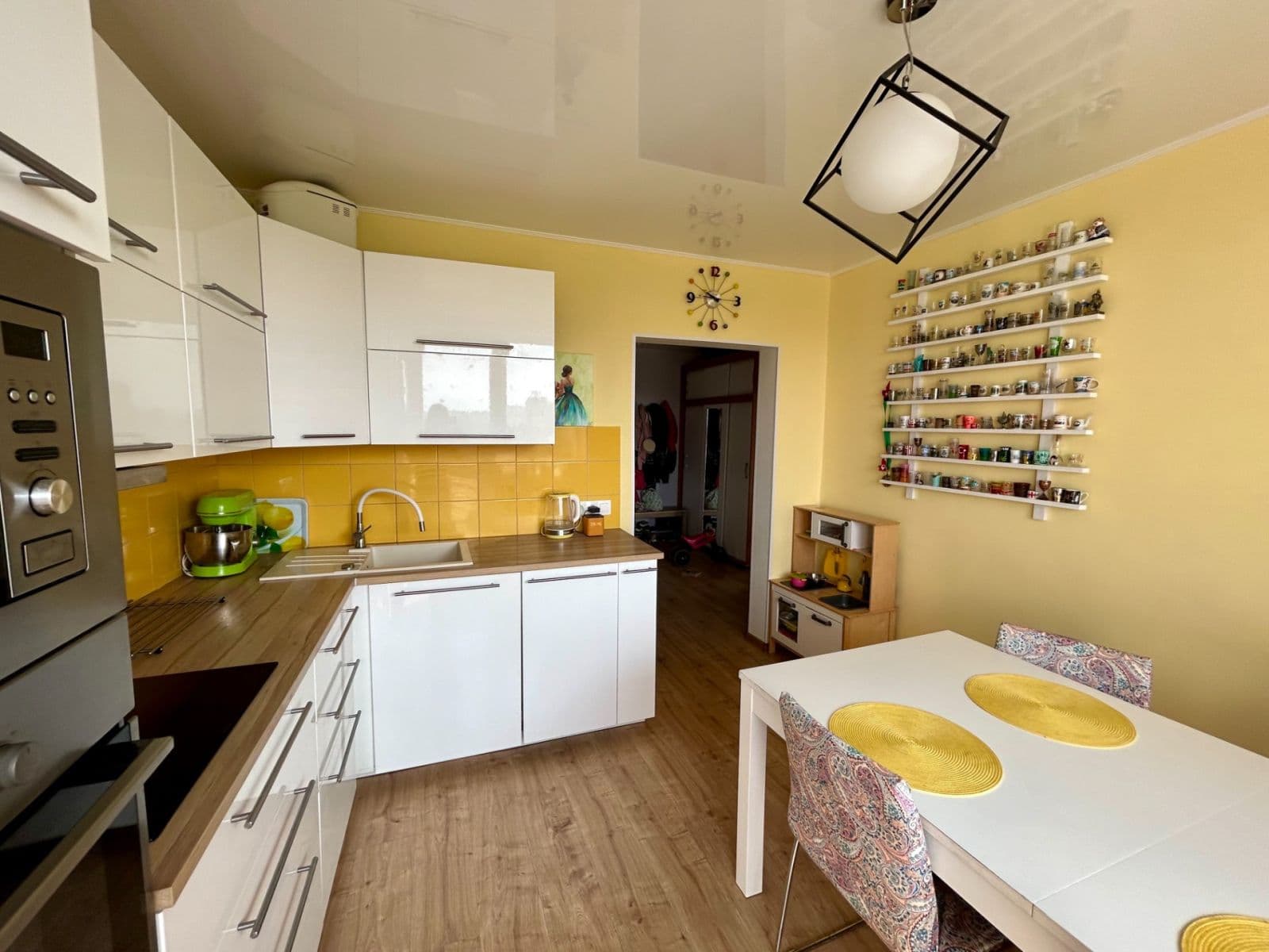Prenájom bytu 3-izbový 70 m², Černého, Praha, Praha Prenájom bytu 3-izbový 70 m², Černého, Praha, Praha