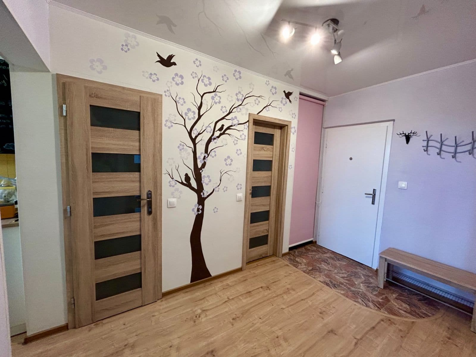 Prenájom bytu 3-izbový 70 m², Černého, Praha, Praha Prenájom bytu 3-izbový 70 m², Černého, Praha, Praha