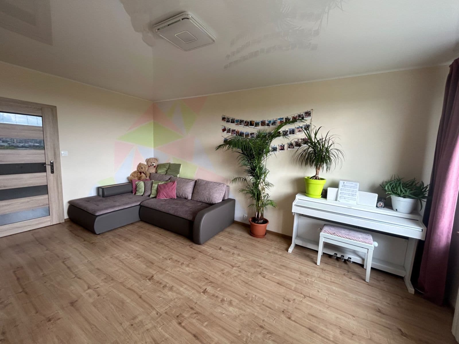 Prenájom bytu 3-izbový 70 m², Černého, Praha, Praha Prenájom bytu 3-izbový 70 m², Černého, Praha, Praha