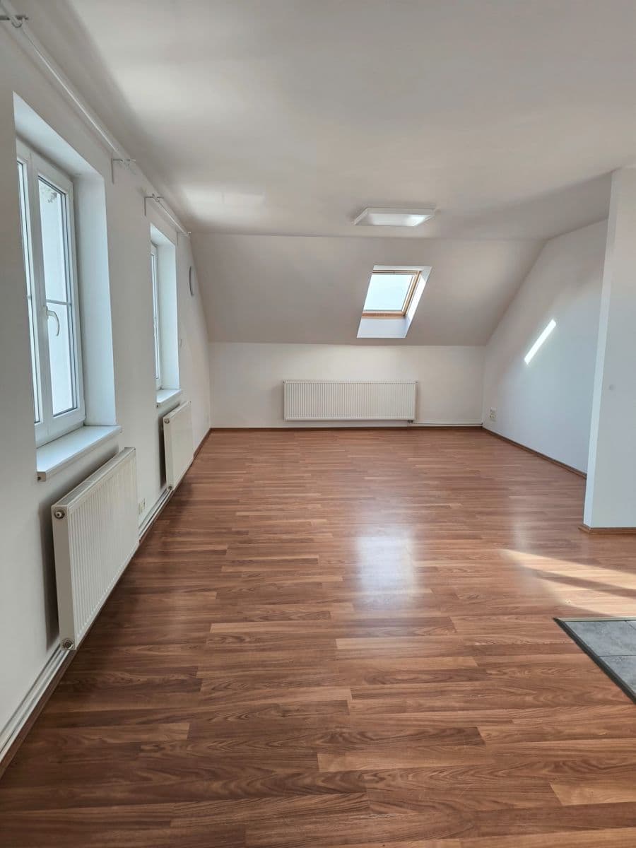 Prenájom bytu 3-izbový 95 m², Boleslavská, Sobotka, Královéhradecký kraj Prenájom bytu 3-izbový 95 m², Boleslavská, Sobotka, Královéhradecký kraj